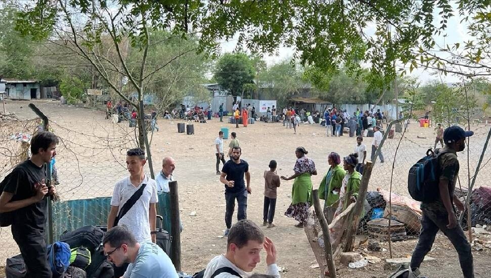 Sudan'dan tahliye edilen 3 Türk kafilesinden 2'si Etiyopya sınırında