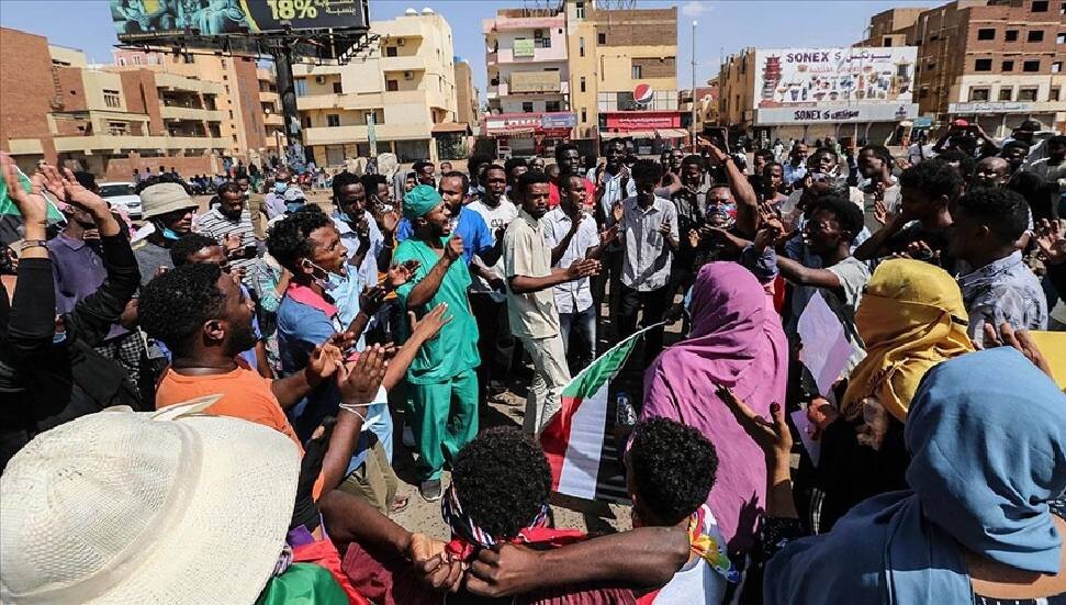 Sudan'da askeri yönetim karşıtı gösterilerde 2 protestocu hayatını kaybetti