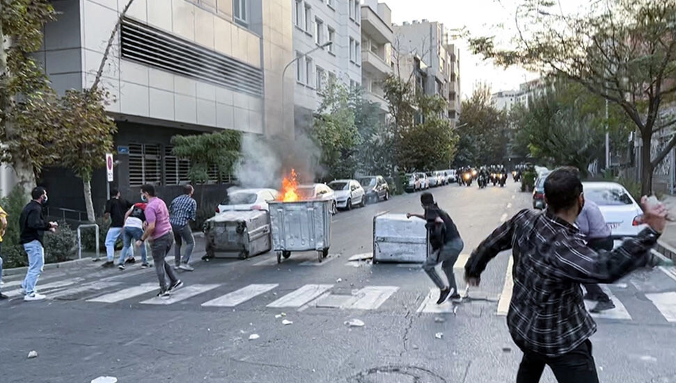Tahran sokaklarında gösteriler yeniden alevlendi