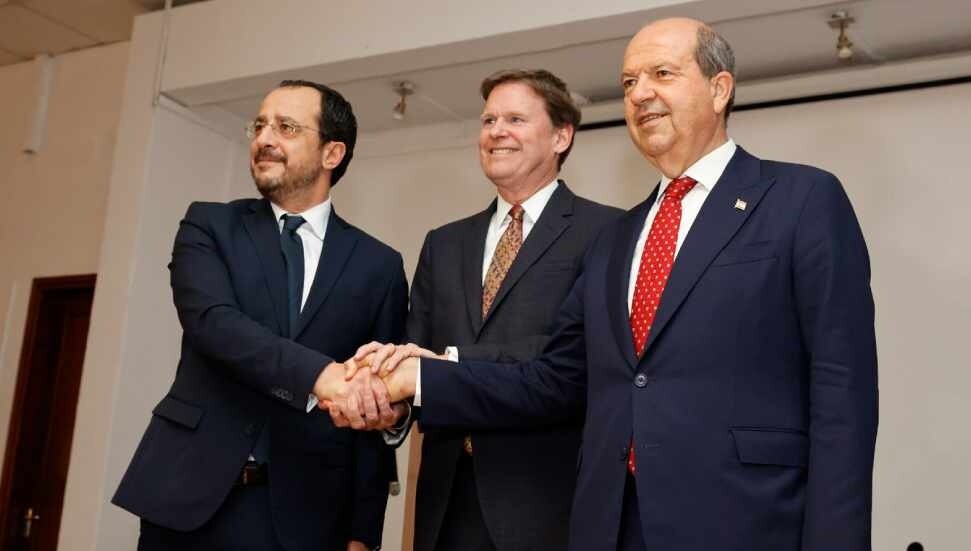 Tatar ve Hristodulidis 20 Ocak’ta, Stewart’ın ara bölgedeki ikametgahında bir araya gelecek