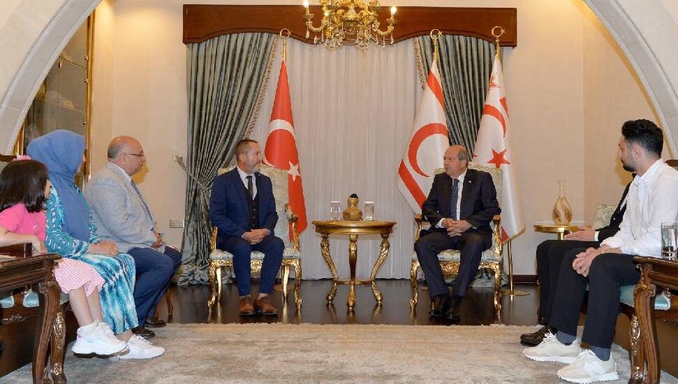 Cumhurbaşkanı Ersin Tatar, Atilla İpek ve Özlem Kadirağa'yı kabul etti