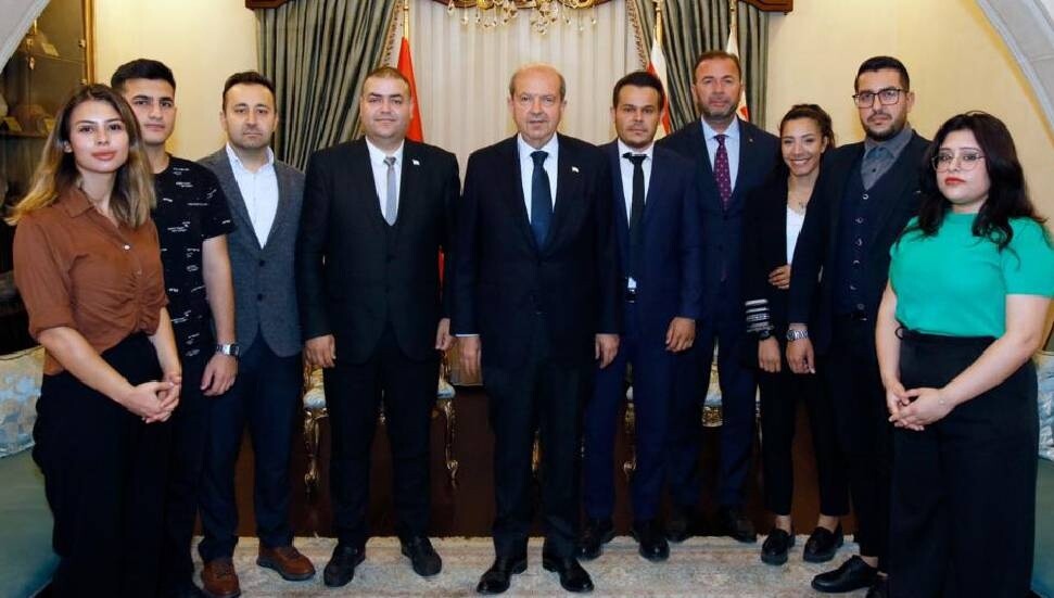 Cumhurbaşkanı Ersin Tatar, Kıbrıs Türk Stratejik Araştırmalar ve Düşünce Merkezi heyetini kabul etti 