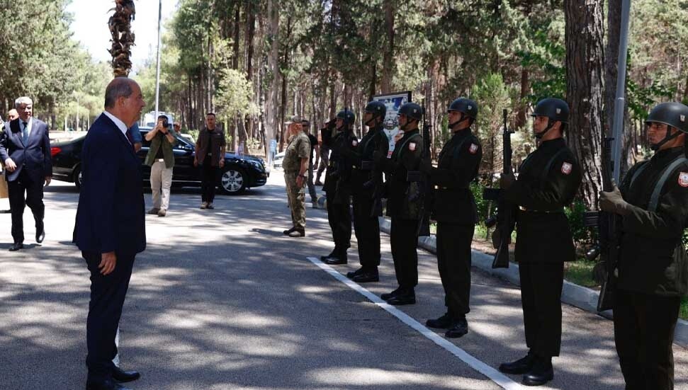 Cumhurbaşkanı Tatar, Osmaniye’de Şehit Albay Halil İbrahim Karaoğlanoğlu Kışlası’nı ziyaret etti