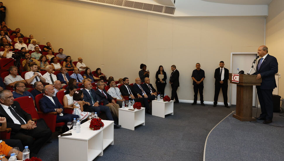 Cumhurbaşkanı Tatar, “Profesör Dux” isimli yapay zeka tanıtımına katıldı