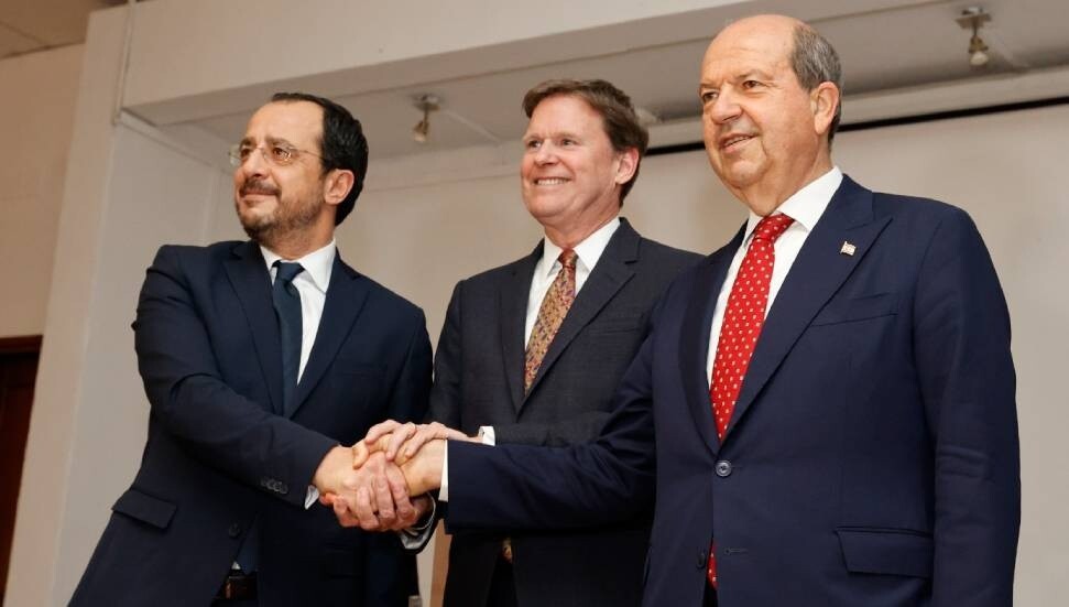 Ersin Tatar ve Hristodulidis Stewart’ın ara bölgedeki ikametgahında bir araya gelecek