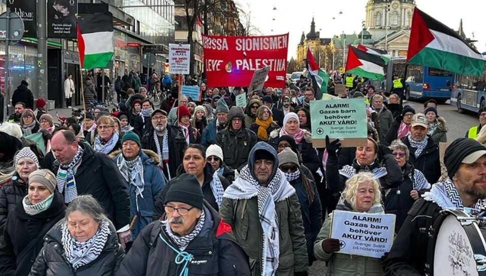 İsveç'te yüzlerce kişi Gazze'ye destek protestosu düzenledi