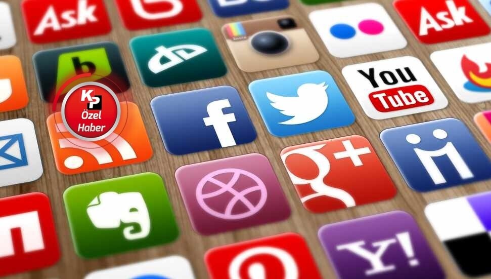 Australian Teenagers Ask High Court to Block Social Media Ban