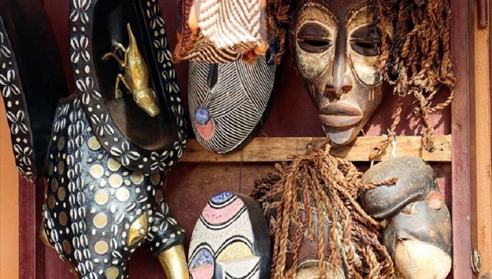 Kamerun’da sömürge dönemi öncesi pasaportlar yerine kullanılan "toprak maskeler"