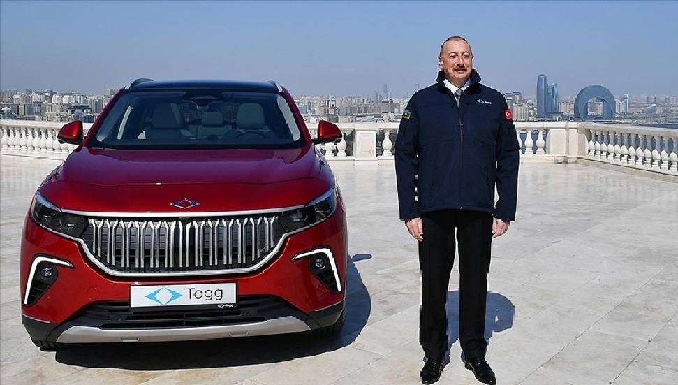 Togg T10X Azerbaycan Cumhurbaşkanı İlham Aliyev'e teslim edildi