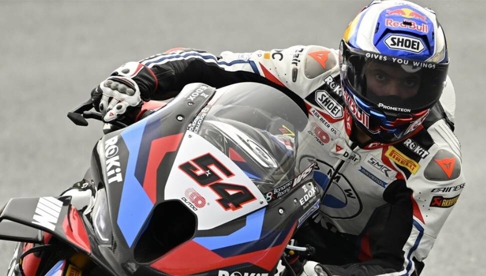 Türkiye’de milli motosikletçi Toprak Razgatlıoğlu, Portekiz'deki ilk yarışta birinci oldu