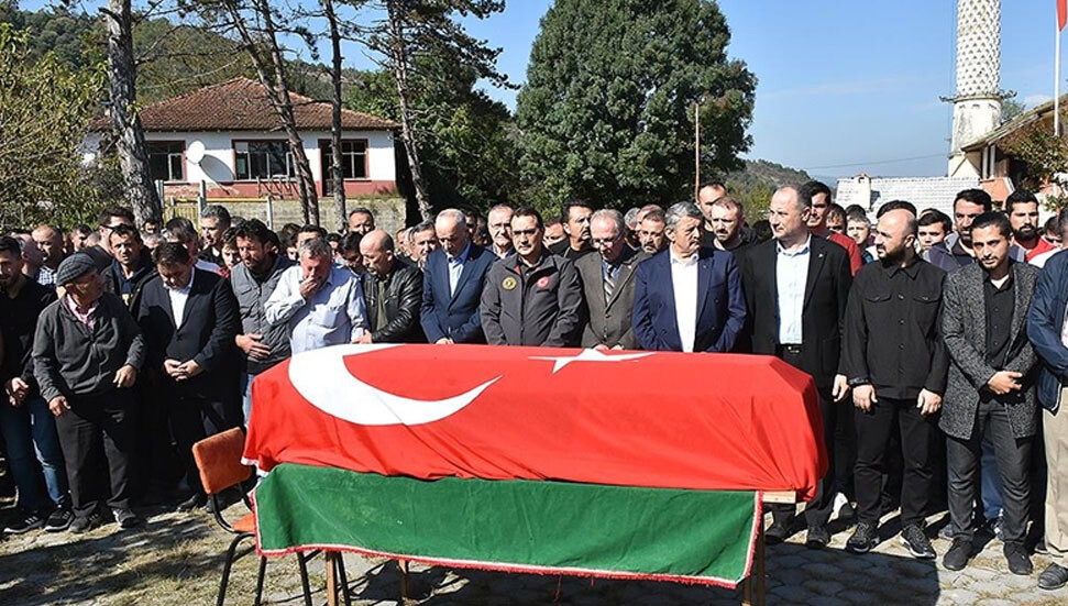 Maden ocağındaki patlamada hayatını kaybeden işçiler son yolculuğuna uğurlanıyor