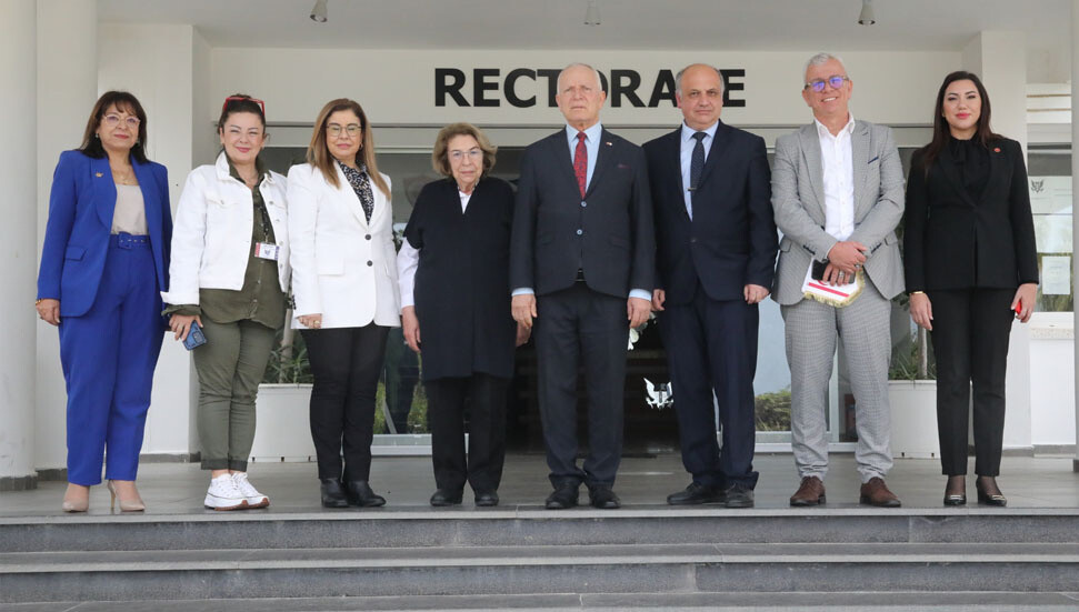 Meclis Başkanı Töre, Girne Amerikan Üniversitesini ziyaret etti