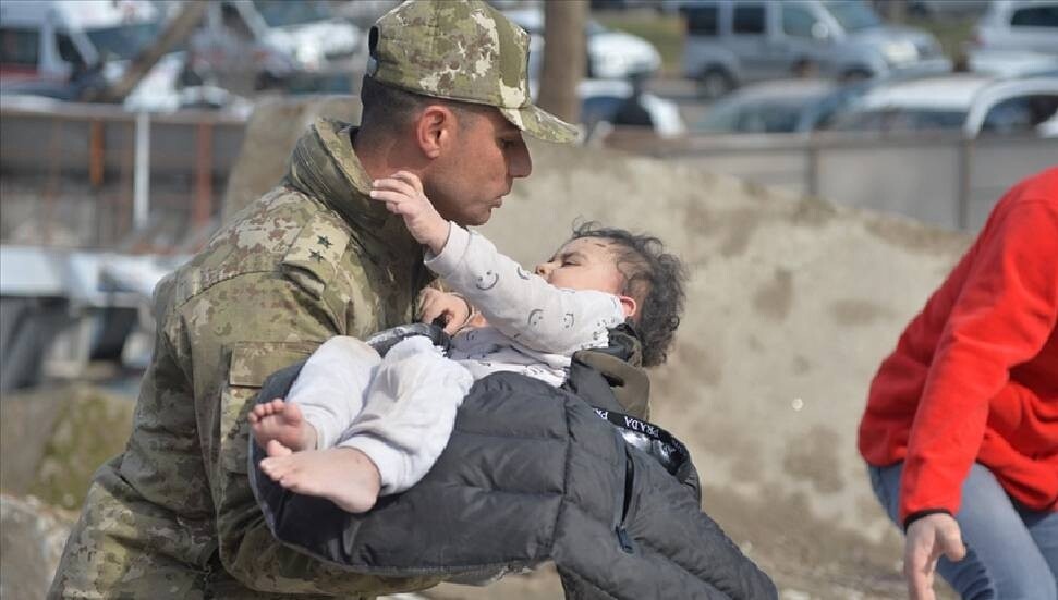 Depremlerden etkilenen bölgelerdeki 1362 refakatsiz çocuğun 369'u ailelerine teslim edildi