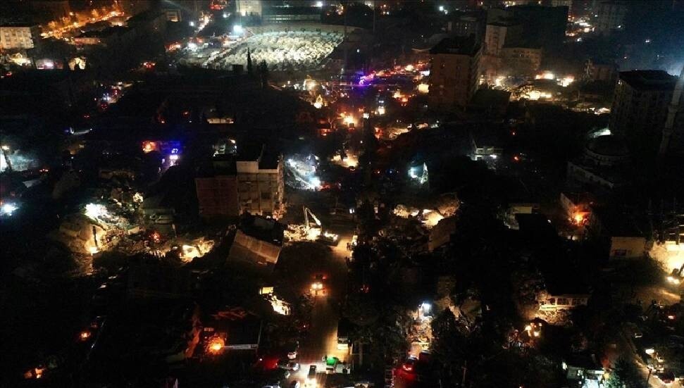 Asrın felaketinde enkaz altında kalanları kurtarma çalışmaları devam ediyor