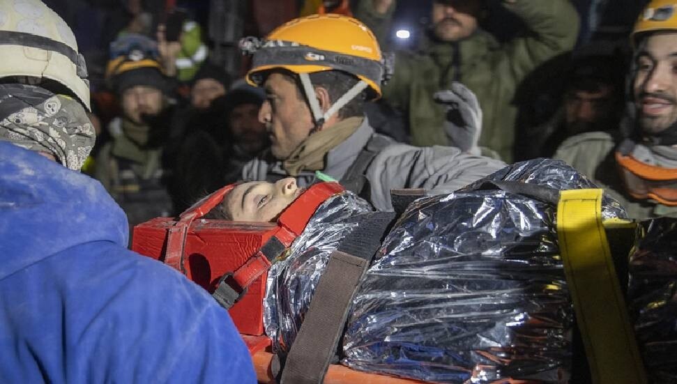 Kahramanmaraş'ta enkaz altında kalan 8 yaşındaki Rıdvan depremden 116 saat sonra kurtarıldı