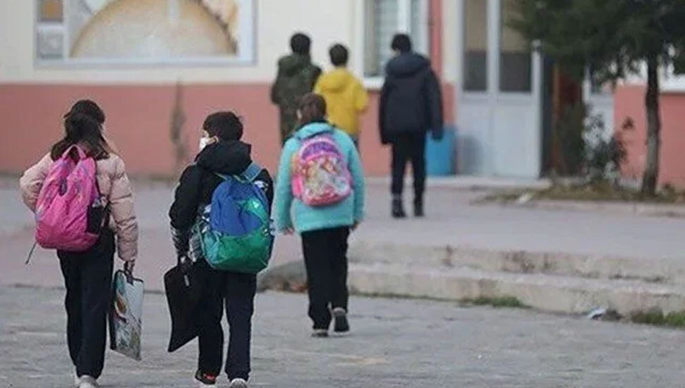 Türkiye’de depremin etkilediği 10 ilde eğitime ara süresi uzatıldı