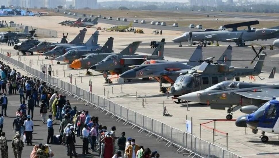 Rum Savunma Bakanlığı heyeti, Hindistan'da "Aero India 2025" fuarına katıldı