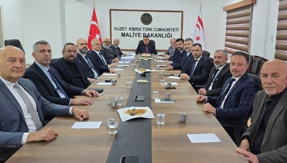 Maliye Bakanı Berova, Sigorta ve Reasürans Şirketler Birliği heyetini kabul etti