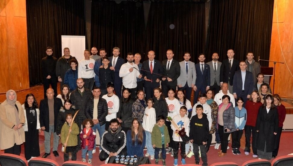 Cumhurbaşkanı Tatar, “Geleneksel Türk Okçuluğu” birinci eğitim kursuna katıldı