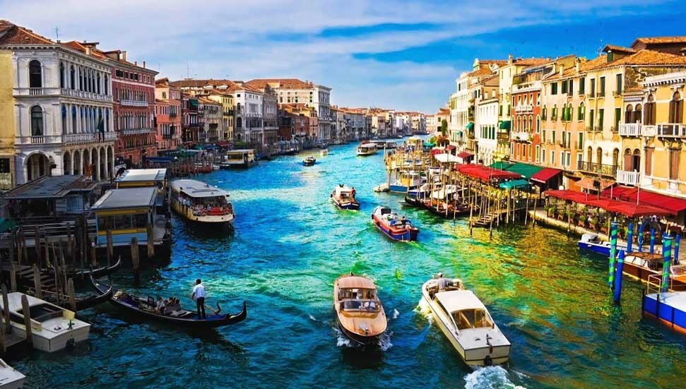 AB, Rusya katılımı nedeniyle Venedik Bienali'nin 2 milyon euroluk hibesini kesmek istiyor