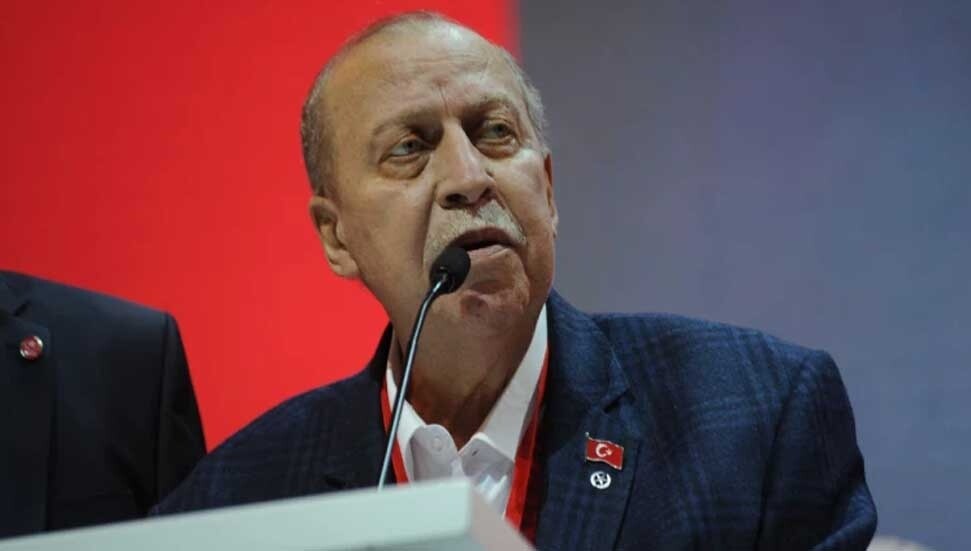 Türkiye’de eski Bakan Yaşar Okuyan hayatını kaybetti