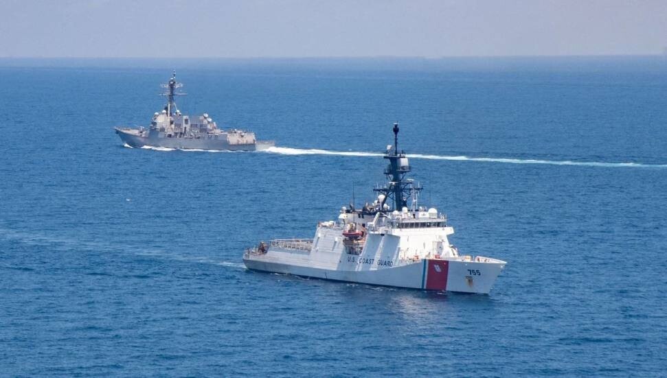 ABD ve Kanada donanmaları, Tayvan Boğazı boyunca ortak görev yürütüyor