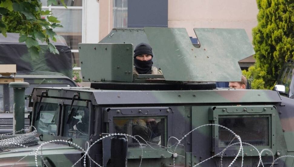 Türk askeri NATO'nun talebi üzerine "ihtiyat birliği" olarak Kosova'ya gidiyor