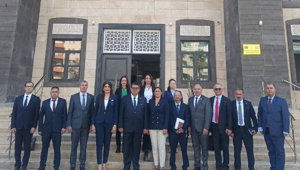 Maliye Bakanı Berova, KKTC Mersin Başkonsolosu Mendeli'yi ziyaret etti