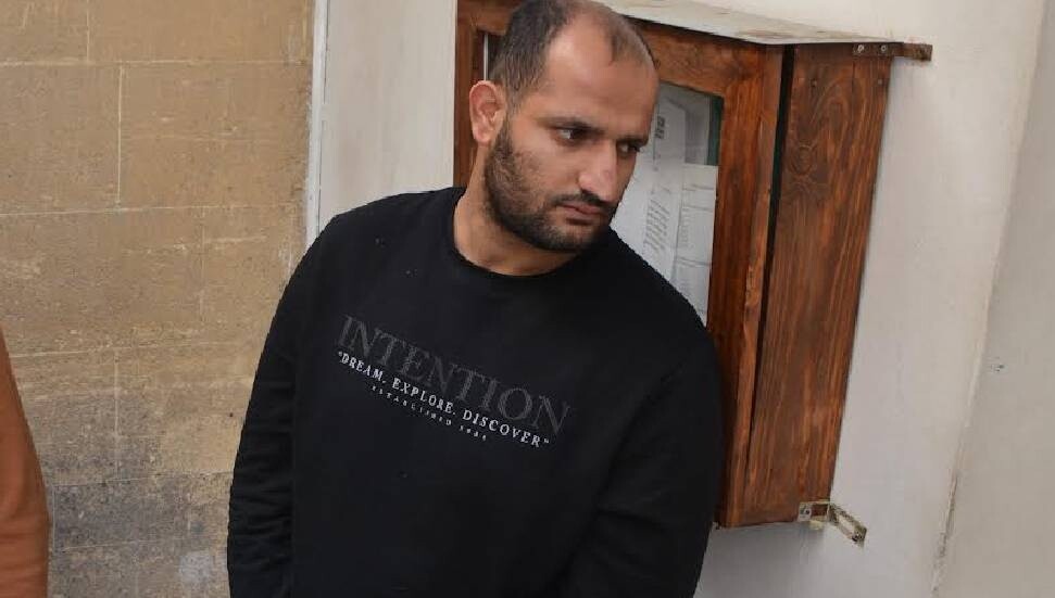 Casinoda oyun oynayan bir kişiye yardım ederek para çalmasına yardım eden Abdullah Ishak Yetmez teminata bağlandı