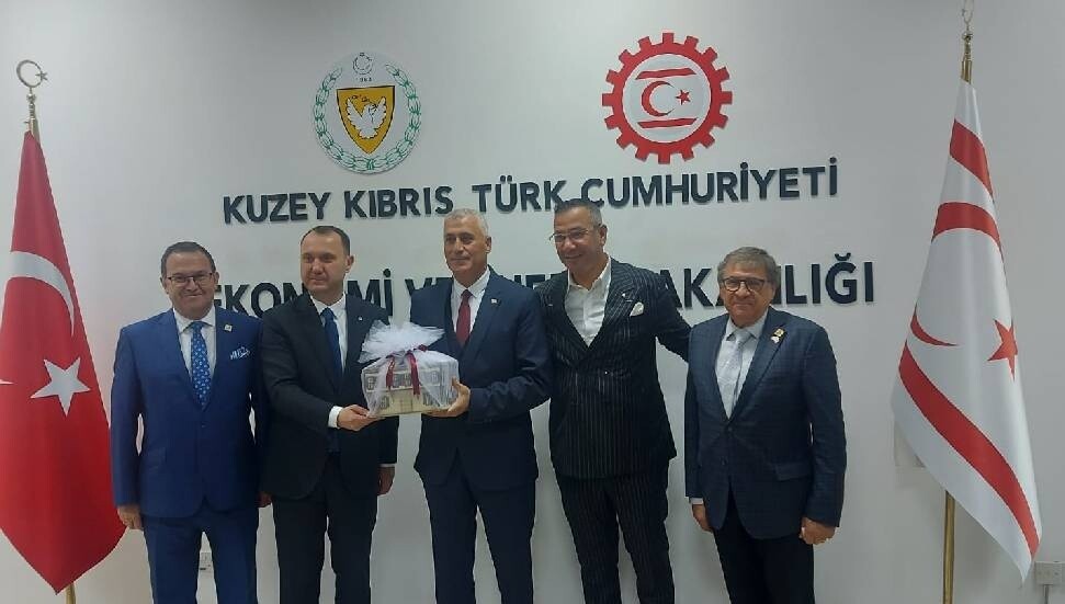 Olgun Amcaoğlu, Karabük Ticaret ve Sanayi Odası yöneticilerini kabul etti