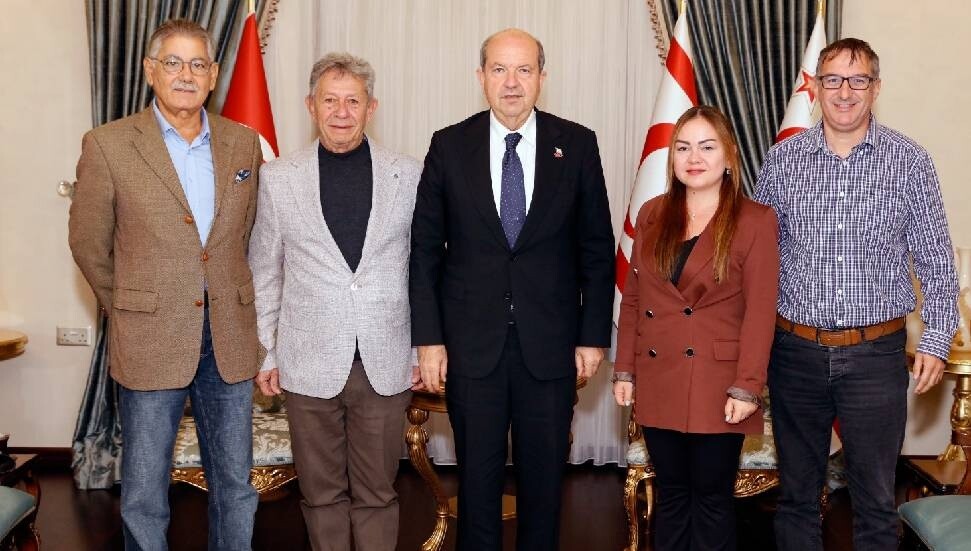 Cumhurbaşkanı Ersin Tatar, Kıbrıs Türk Rehberler Birliği Başkanı Dener Öymen'i kabul etti