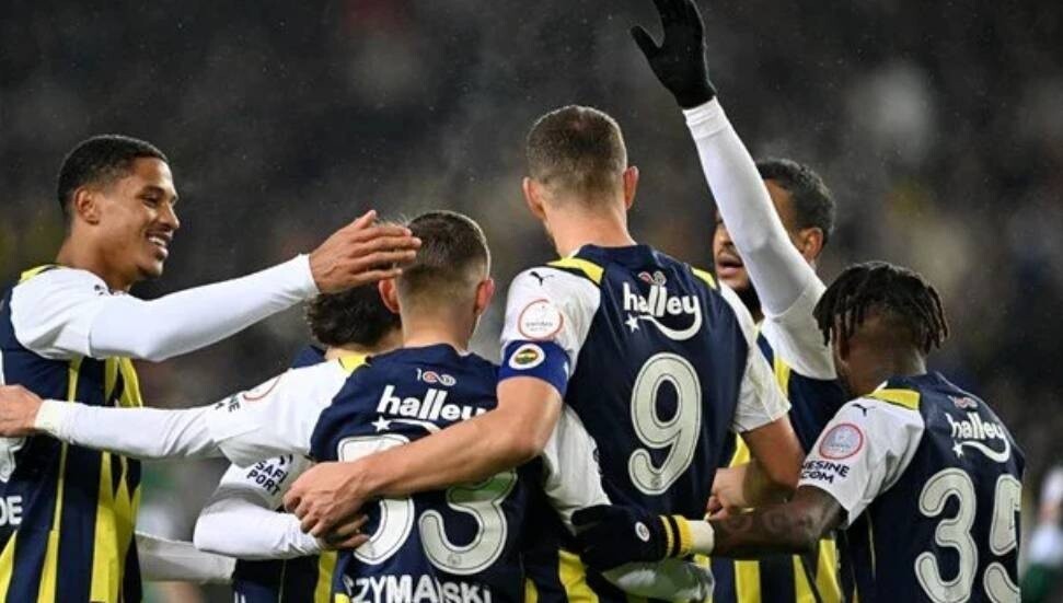 Kadıköy'de futbol resitali: Fenerbahçe 7 golle kazandı
