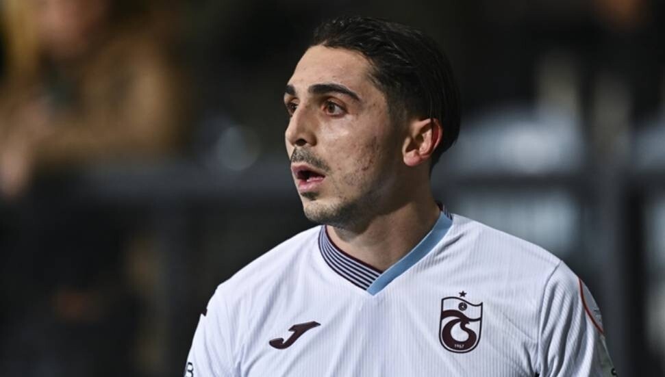 Trabzonspor'da Abdülkadir Ömür 2,5 milyon euro bedelle Hull City'ye transfer oldu