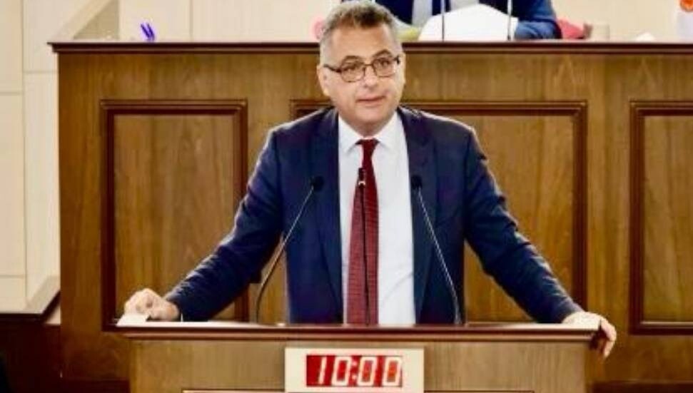 Erhürman: "Yabancı yatırımda ‘fırıncı-kahveci-hellimcinin’ önünü açtınız, düzeltin”