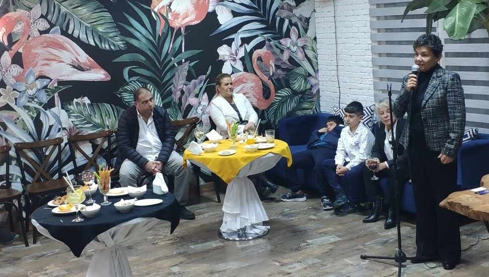 Stella Aciman’ın “Ateş Su Toprak-Yanlış Bedende Doğanlar” kitabı tanıtıldı