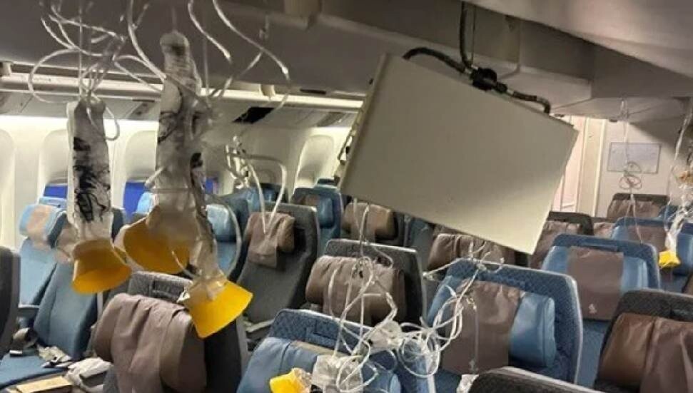 Londra'dan Singapur'a giden uçak şiddetli türbülansa girdi: 1 yolcu öldü