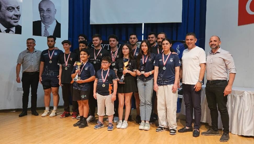 Döveç Satranç Takımı büyük başarıya imza attı