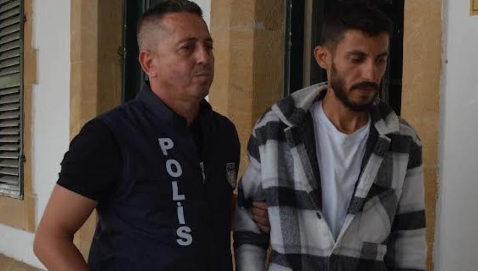 Misafirliğe gittiği evden mont ve 12 bin TL çaldı: Anıl Arslan 14 günü aşmayacak süreyle cezaevine gönderildi