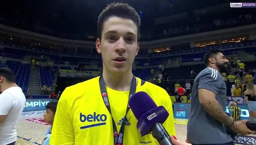 Ömer Ege Ziyaettin'den çifte başarı: Takdir belgesi ve şampiyonluk kazandı