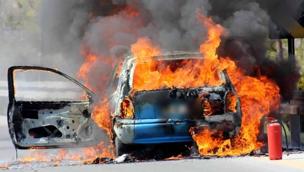 Benzin pompası değişimi sırasında garajda yangın: 2 çalışan yaralandı