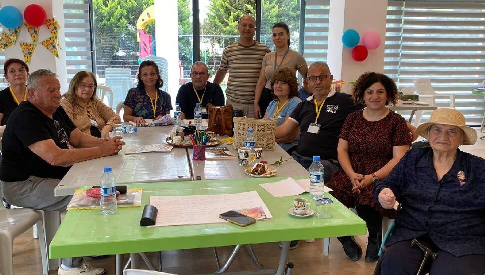 Dünya Barış Üniversitesi’nden 60 Yaş Üstü Aktivite Merkezi katılımcılarına eğitim