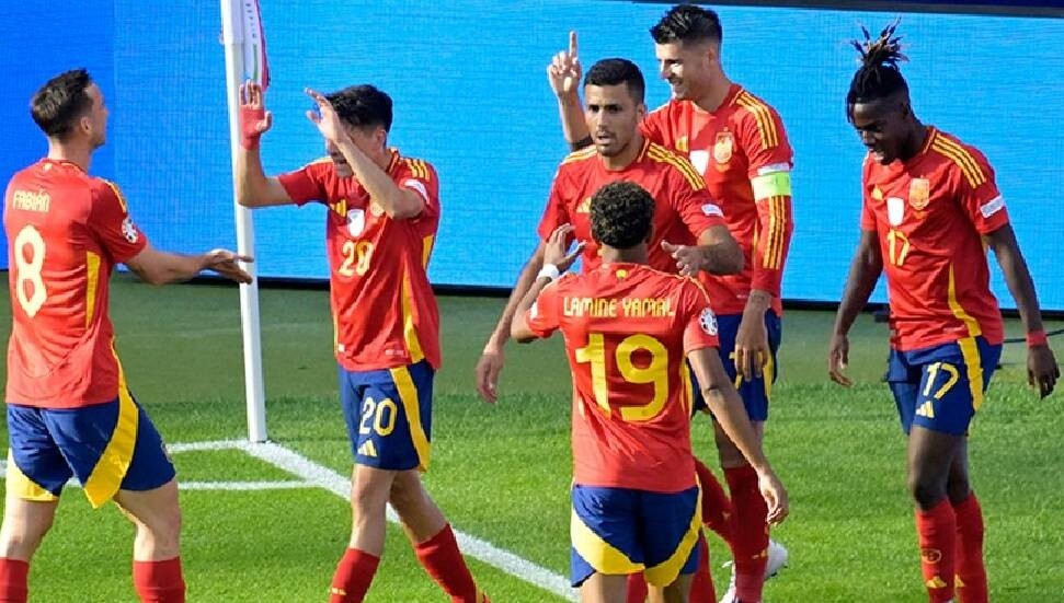 İspanya, Hırvatistan'ı 3-0 mağlup etti