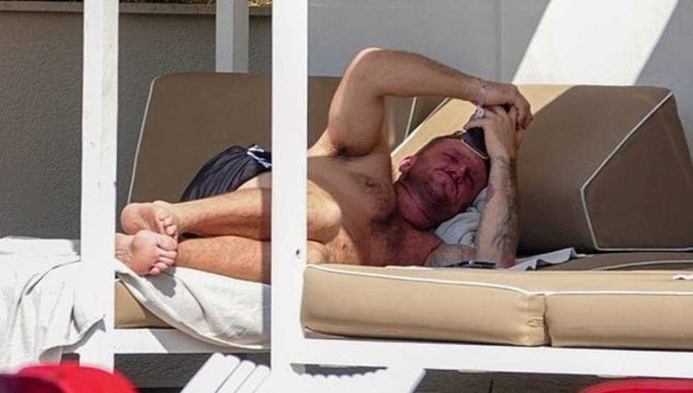 İngiltere’deki olayları tetikledi: Robinson, videoları Güney Kıbrıs’taki otelden göndermiş