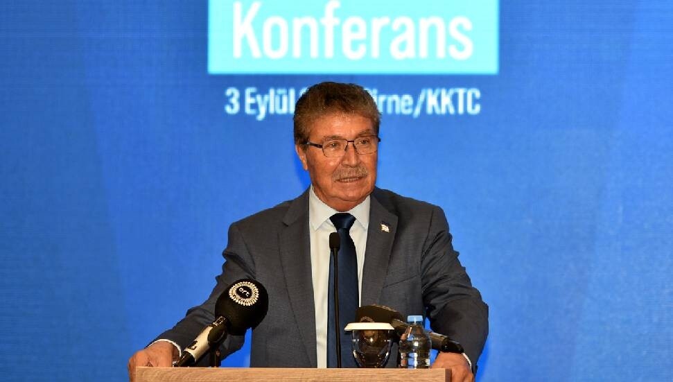 Ünal Üstel: Çok fazla mücadeleler verildi, hiçbir zaman pes etmedik