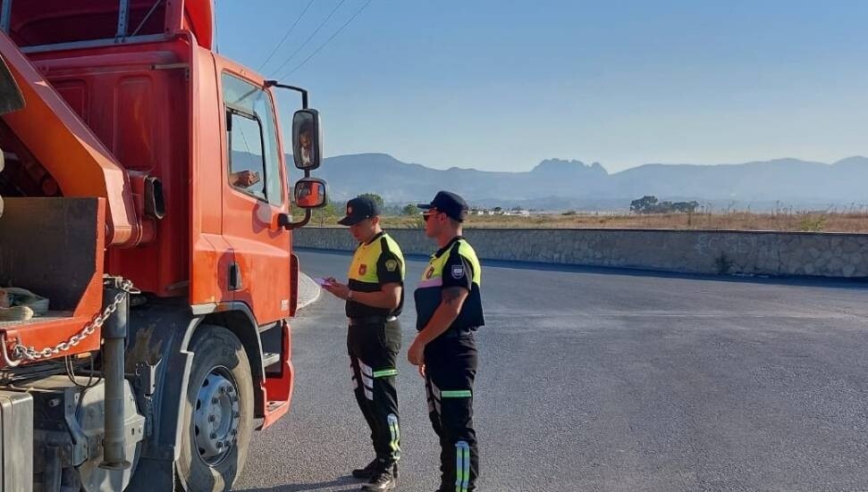 Kamyon sürücülerine denetim: 8 kişiye yasal işlem
