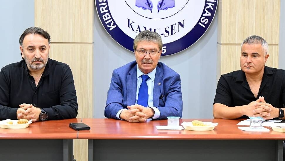 Ünal Üstel: Sorunların çözümü istikrarda