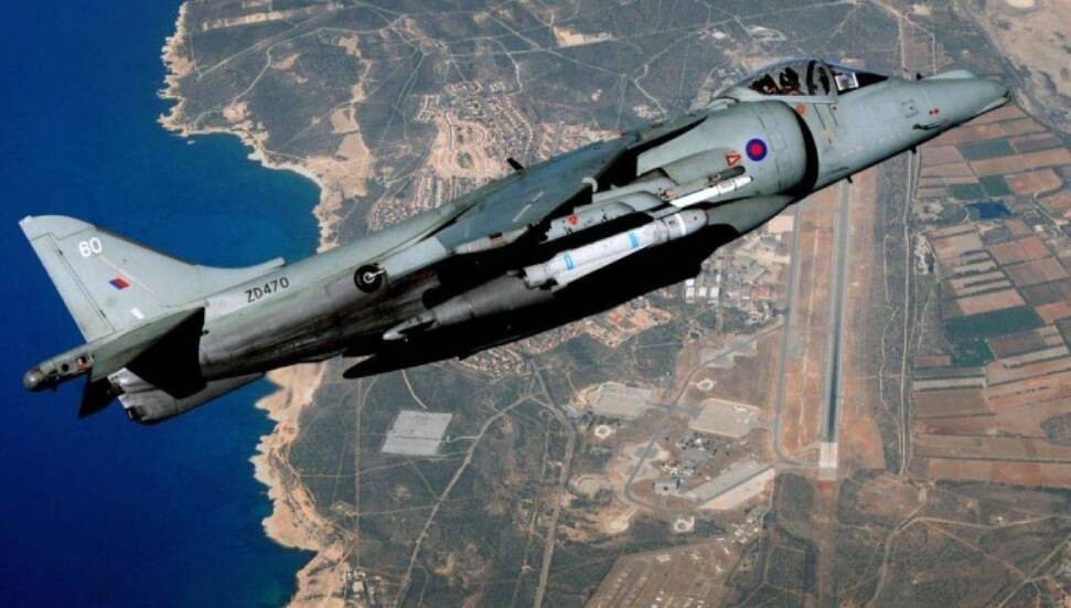 Irak'tan Güney Kıbrıs'a giden savaş uçağı, Diyarbakır'a acil iniş yaptı