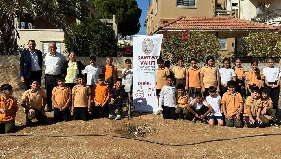 Öğrencilerden doğaya destek: Güzelyurt Kurtuluş İlkokulu'nda fidan dikme etkinliği