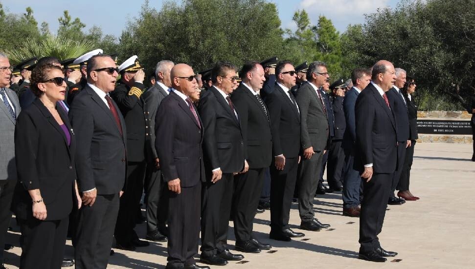 Dr. Fazıl Küçük Anıt Mezarı'nda tören düzenlendi