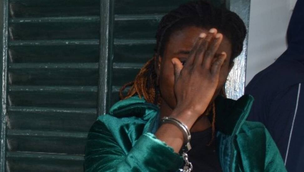 Yüzlerce kilo gümrüksüz gıda ve kozmetik malzemesi ele geçirildi: Morufat Tenıtope Alabı 3 gün tutuklu kalacak